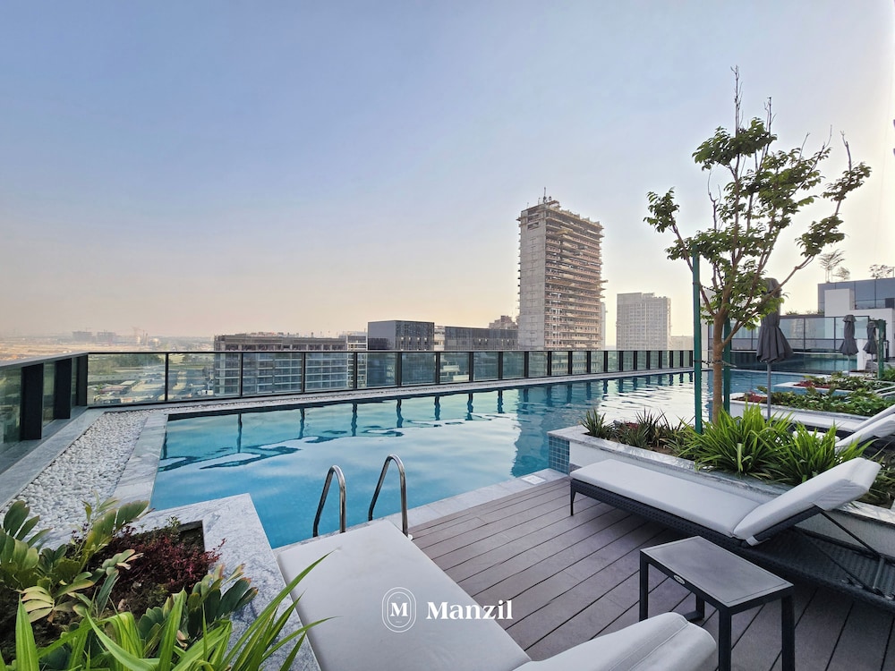 Stylish 1BR with Balcony in Azizi Riviera — 4-Star Luxury Hotel in Dubai, United Arab Emirates