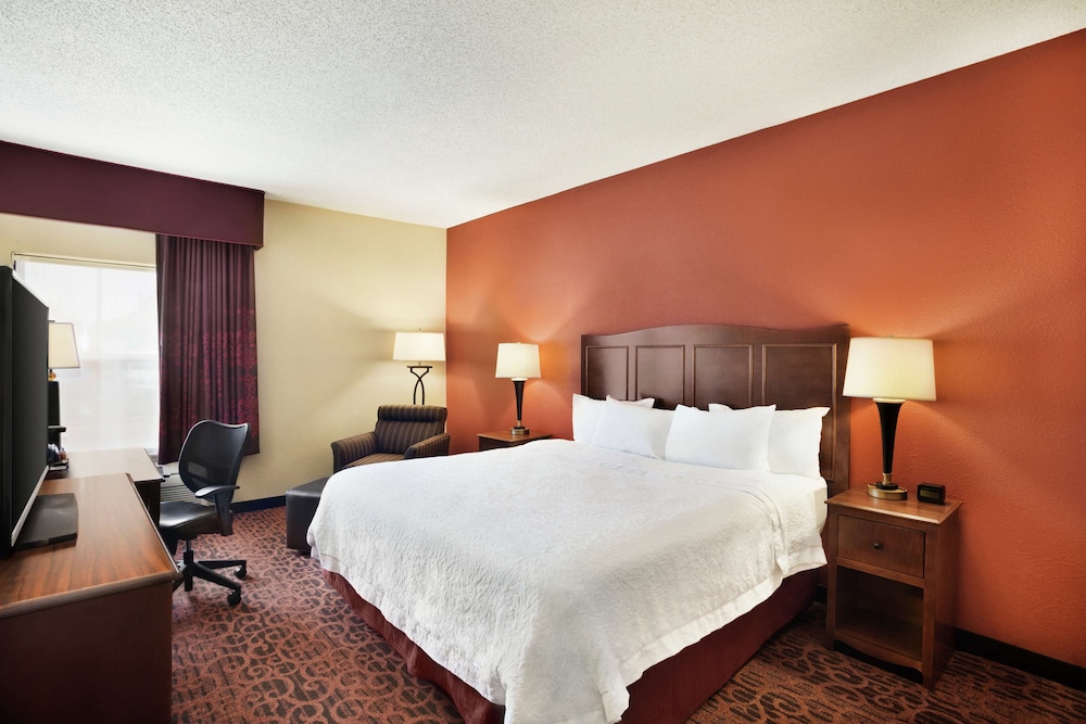 Hampton Inn Shawnee - photo 7