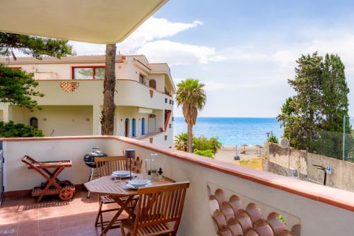 Casa Bianca — 4-Star Luxury Hotel in Giardini-Naxos, Italy