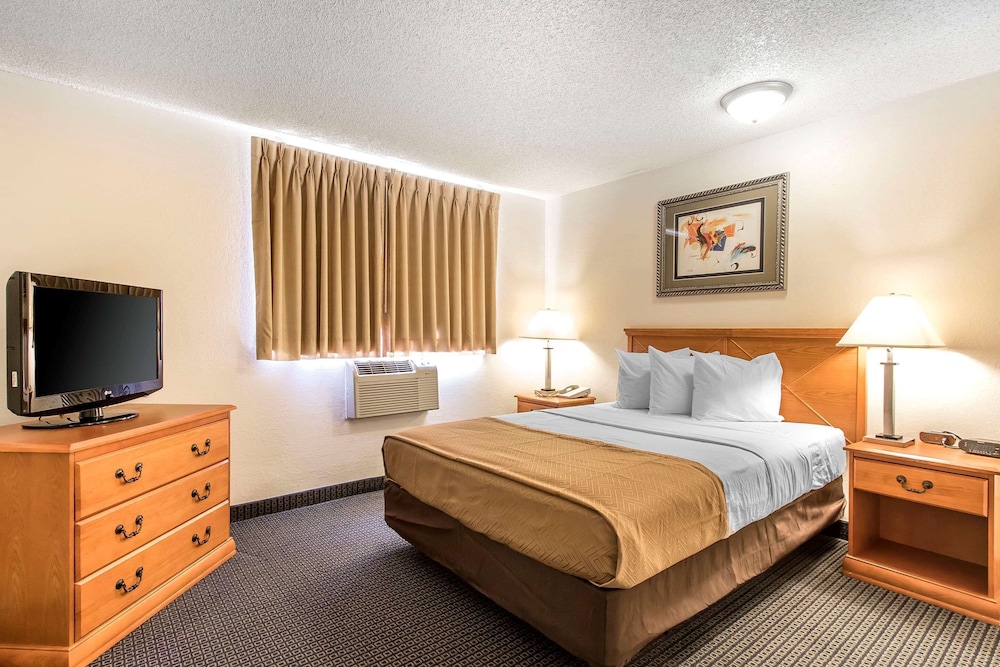 Brentwood Inn - photo 33