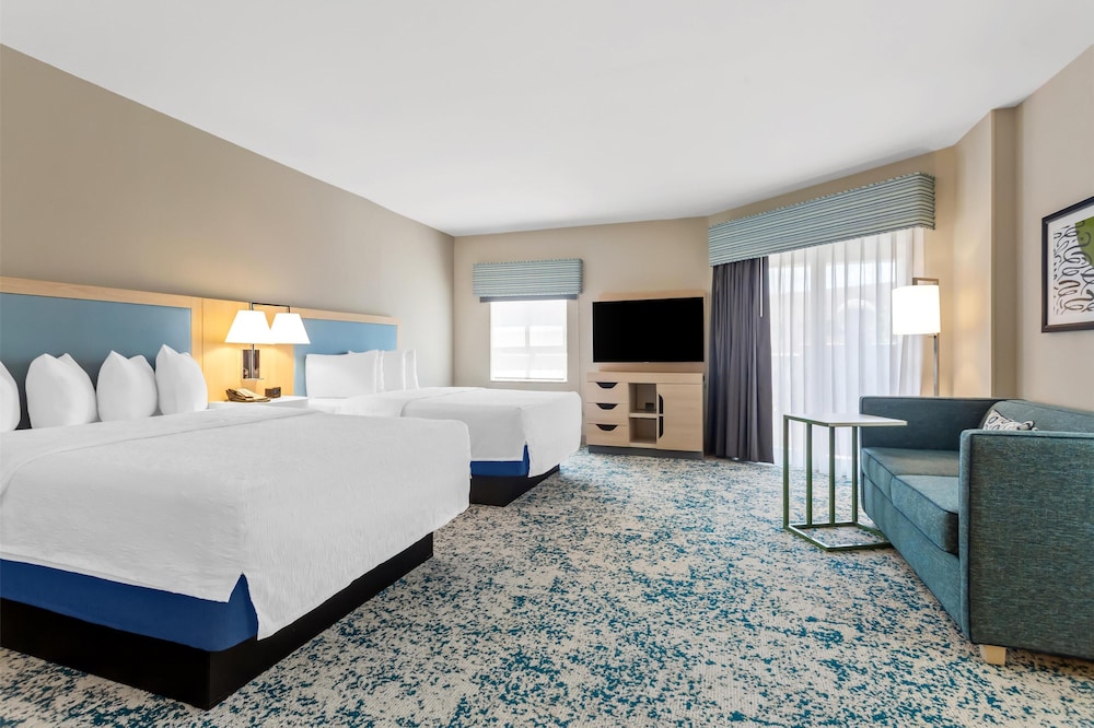 Hampton Inn & Suites St. Petersburg Downtown - photo 43