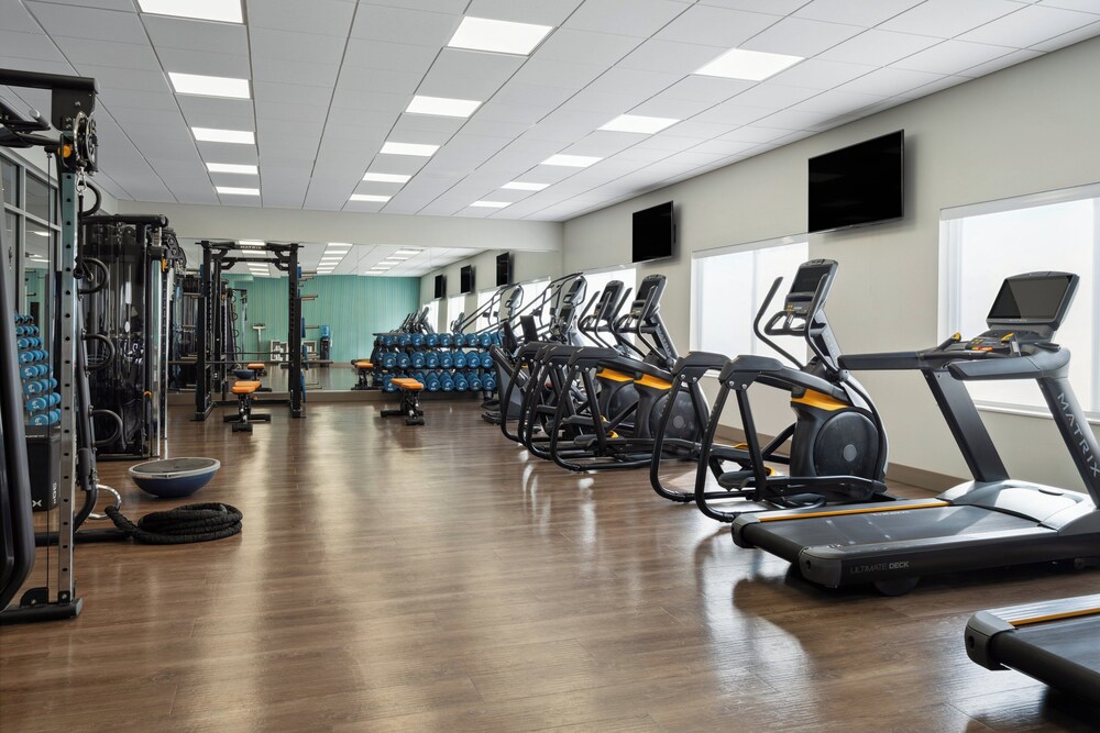 Holiday Inn Express & Suites Madison West Middleton - photo 40