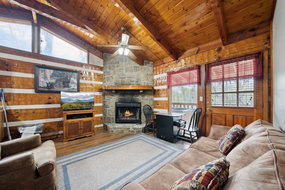 Together Always 1 Bedroom Cabin by Heavenly Views Resort - photo 8