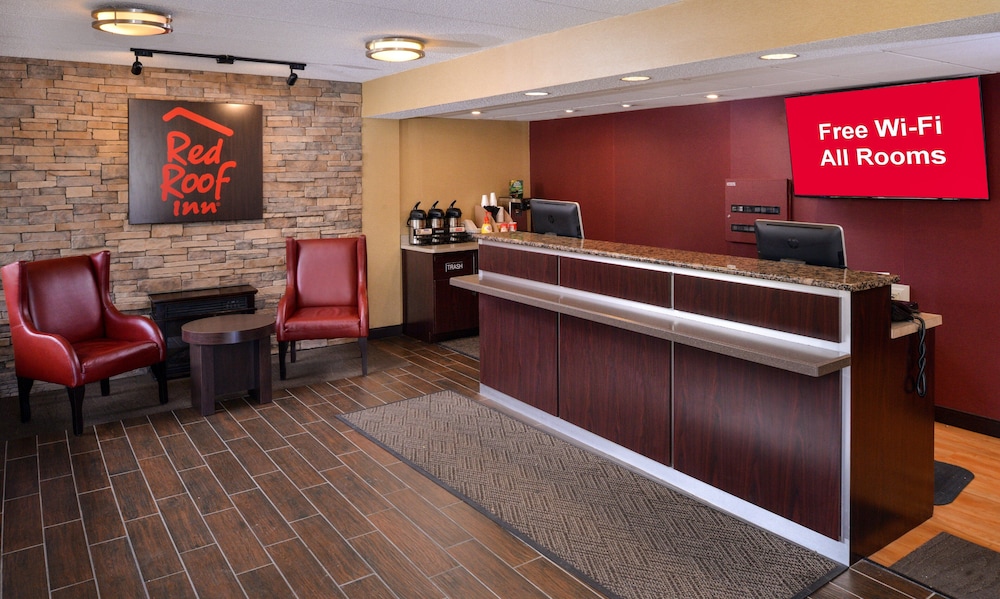 Red Roof Inn Milwaukee Airport - photo 4