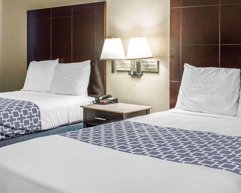 Econo Lodge Scranton near Montage Mountain - photo 8