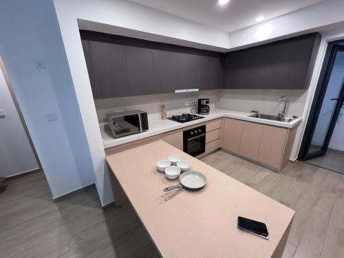 Modern Two Bedroom Apartment with Stunning Views