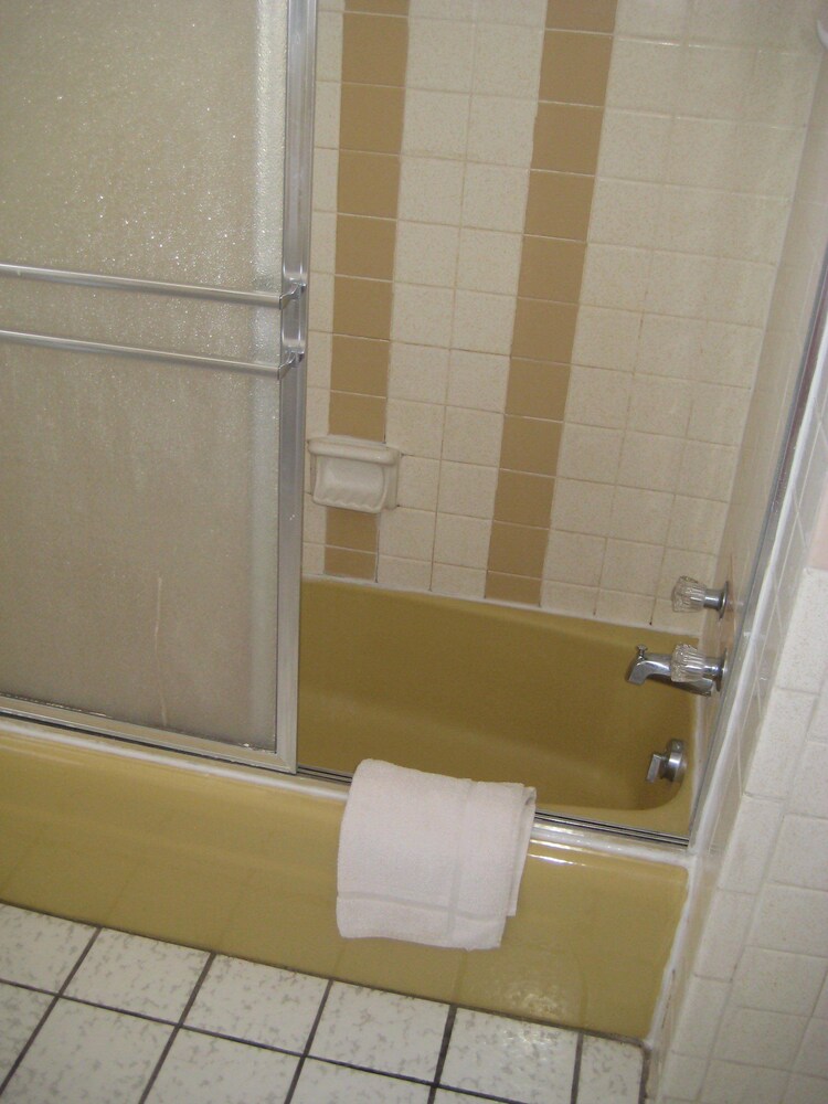 El Capitan Motel - photo 37
