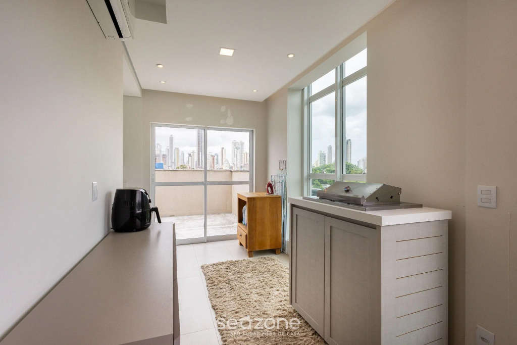 2Br Apt With Bbq Near The Beach Bc Stl401