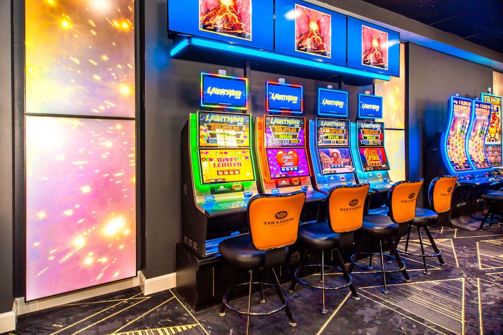 Hampton Inn Deadwood at Tin Lizzie Gaming Resort - photo 41
