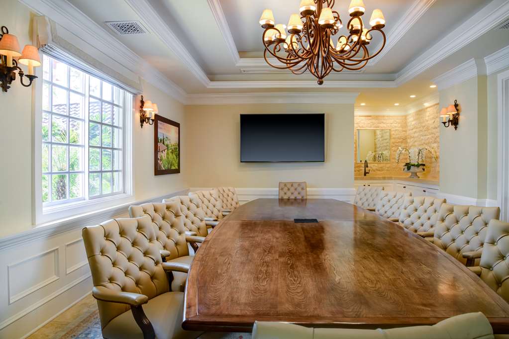 Westlake Village Inn - photo 21