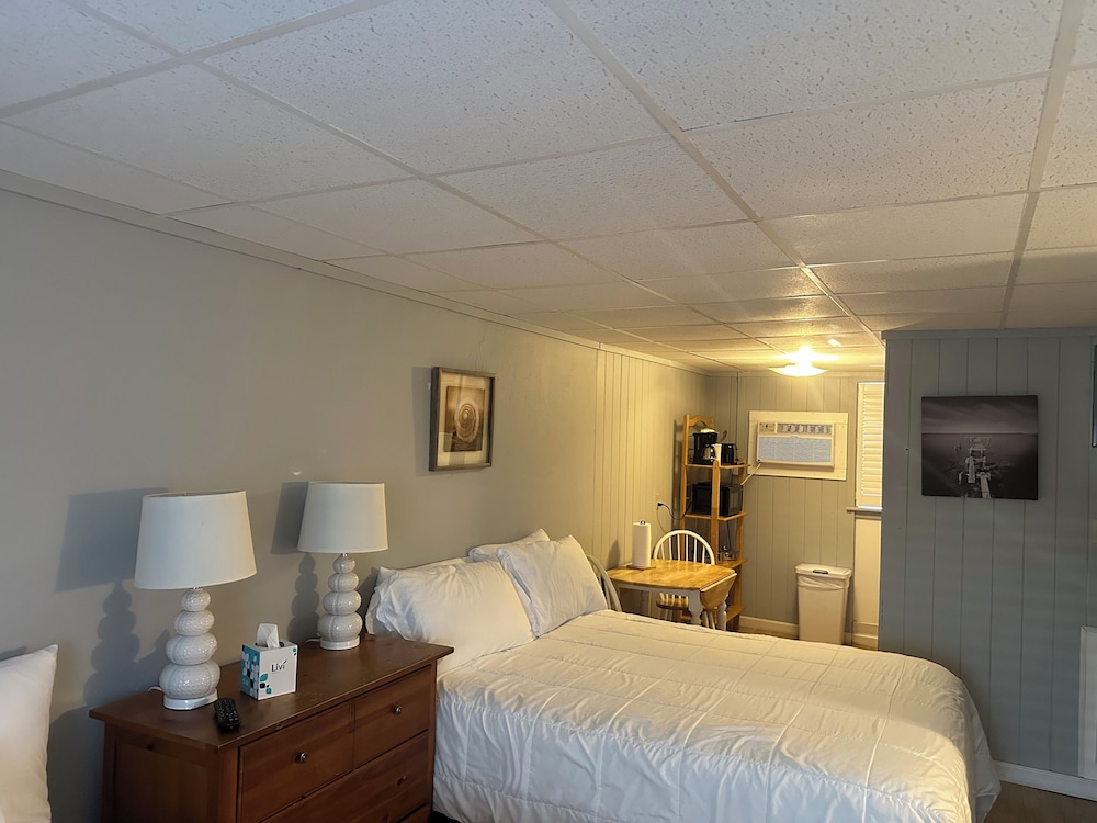 Vineyard Harbor Motel Private Beach - photo 231