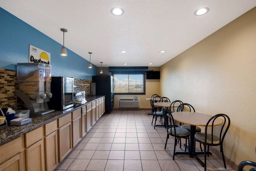 Days Inn by Wyndham Ankeny Des Moines - photo 19