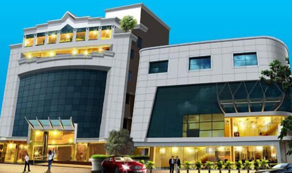 Maurya Rajadhani — 4-Star Luxury Hotel in Thiruvananthapuram, India