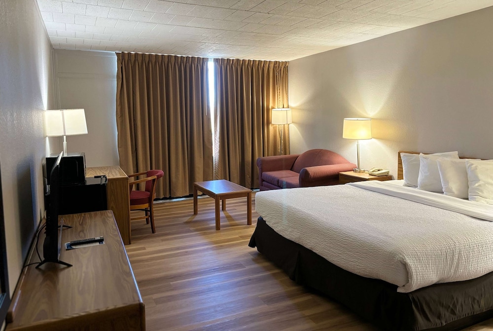 Days Inn by Wyndham Williamsport - photo 10