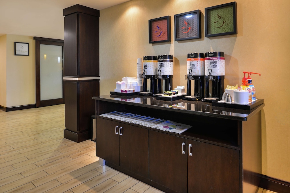 Hampton Inn Raleigh Clayton I 40 - photo 32