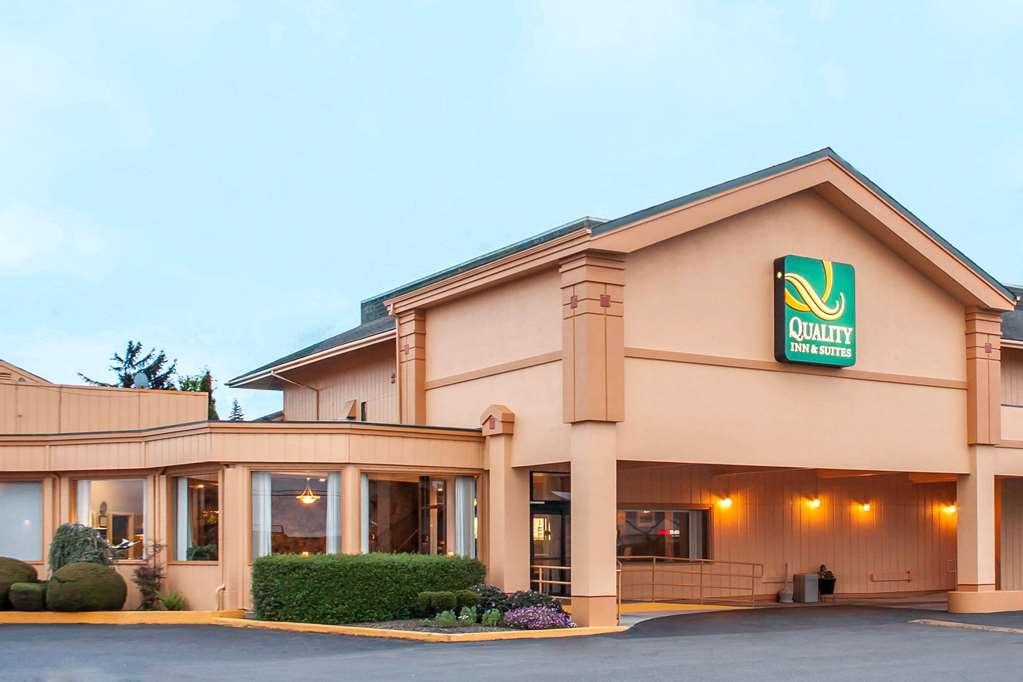 Quality Inn & Suites at Coos Bay - photo 2