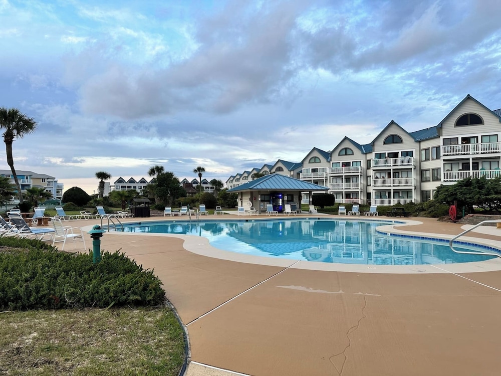 Plantation West Condos — 4-Star Luxury Hotel in Gulf Shores, United States