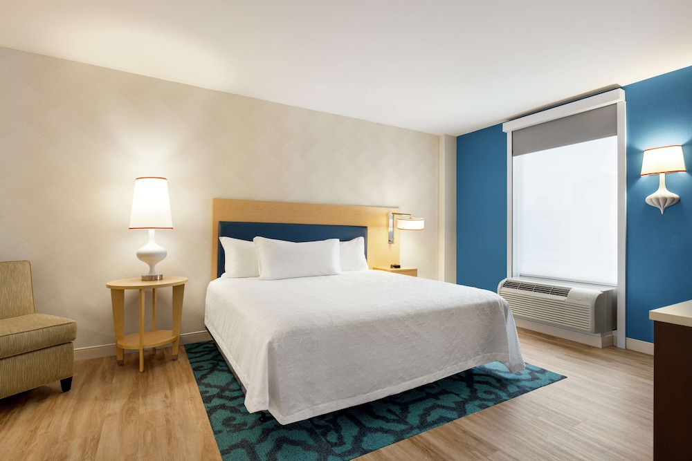 Home2 Suites by Hilton NY Long Island City Manhattan View - photo 15