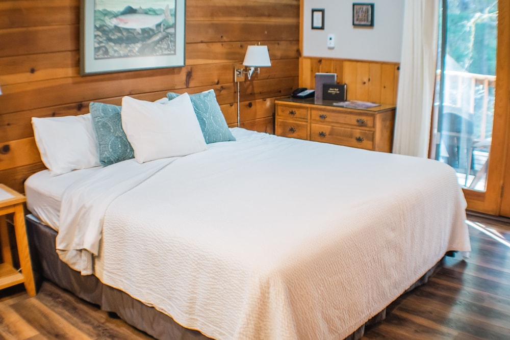 Steamboat Inn - photo 12