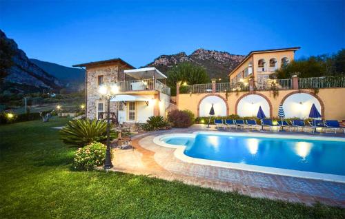 Gorgeous Home In Giungano — 4-Star Luxury Hotel in Giungano, Italy