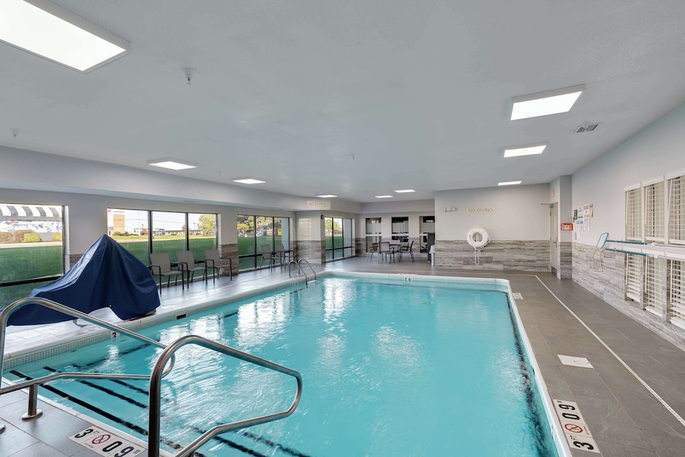 Hampton Inn Bloomington West - photo 31