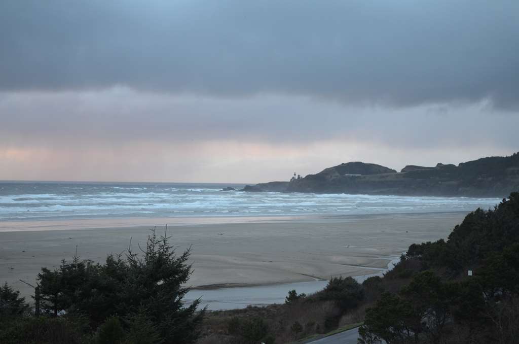 Best Western Plus Agate Beach Inn - photo 28