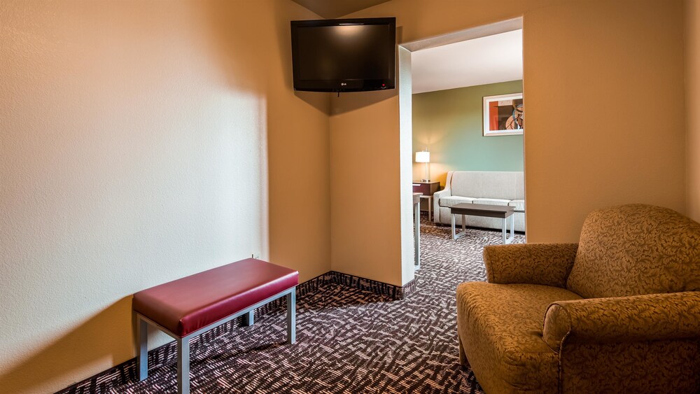 Best Western Plus The Woodlands - photo 11