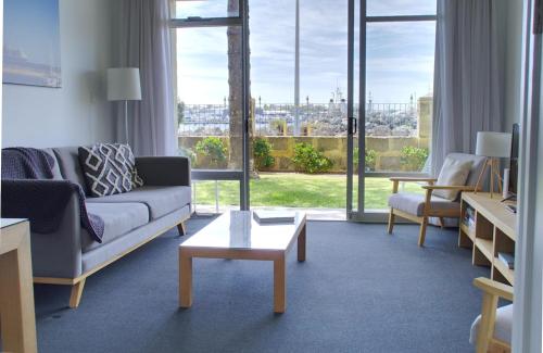HarbourView Ocean Serenity in Fremantle — 4-Star Luxury Hotel in Fremantle, Australia