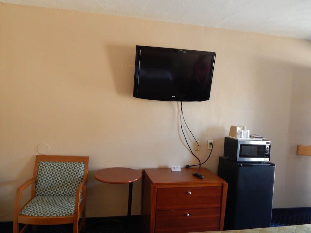 Bay Bridge Inn - photo 15