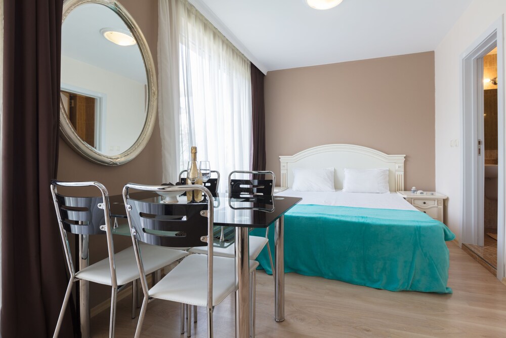 Cozy Studio in Aphrodite Palace Complex — Nesebar — photo 3