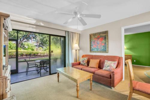 Walk From Lanai to Pool and More — 4-Star Luxury Hotel in Naples, United States