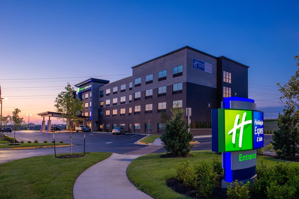 Holiday Inn Express & Suites Olathe West by IHG - photo 40