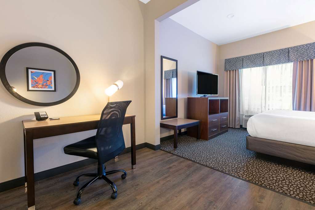 Wingate by Wyndham DFW North Irving - photo 33