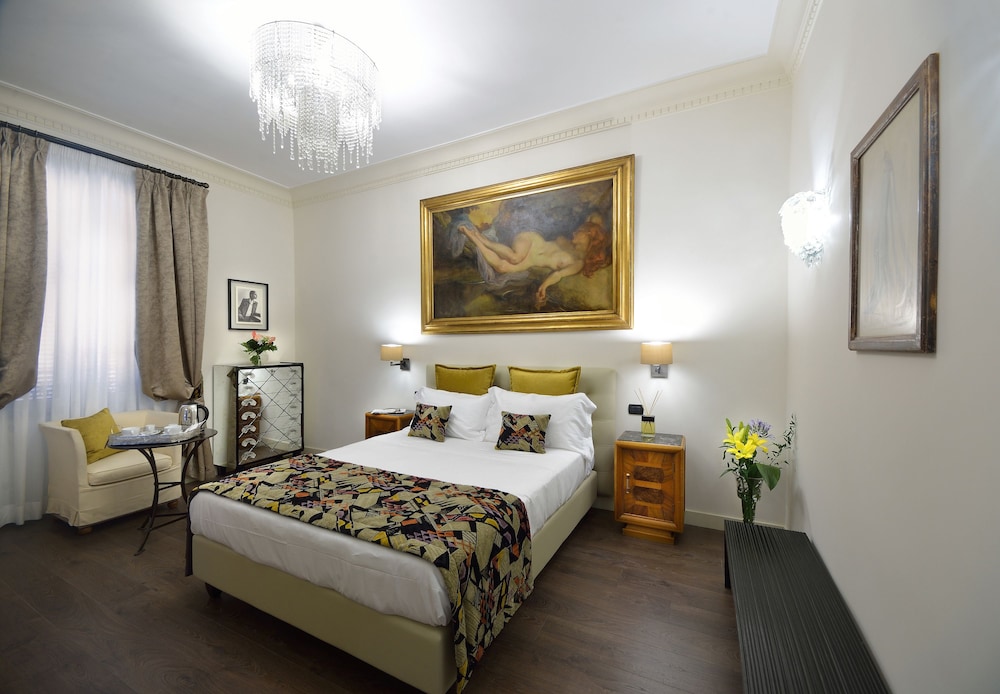 Suites Rome Condotti - last minute hotel in Rome