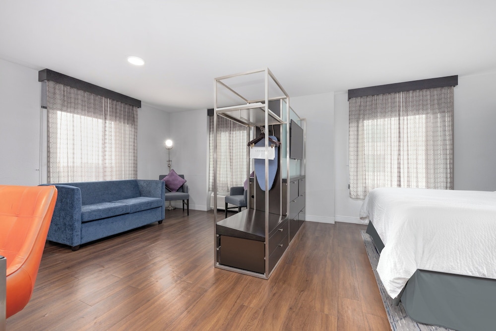 Holiday Inn Express Dallas Downtown - photo 29