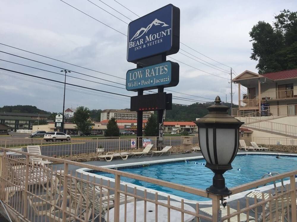 Bear Mount Inn & Suites - photo 55