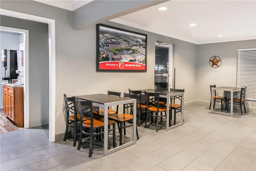 Super 8 by Wyndham Arlington Near AT&T Stadium - photo 3
