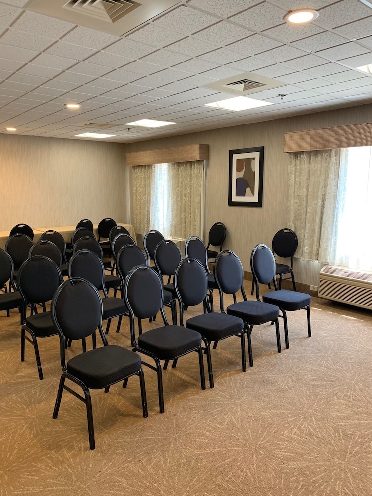 Holiday Inn Express Ludlow by IHG - photo 30