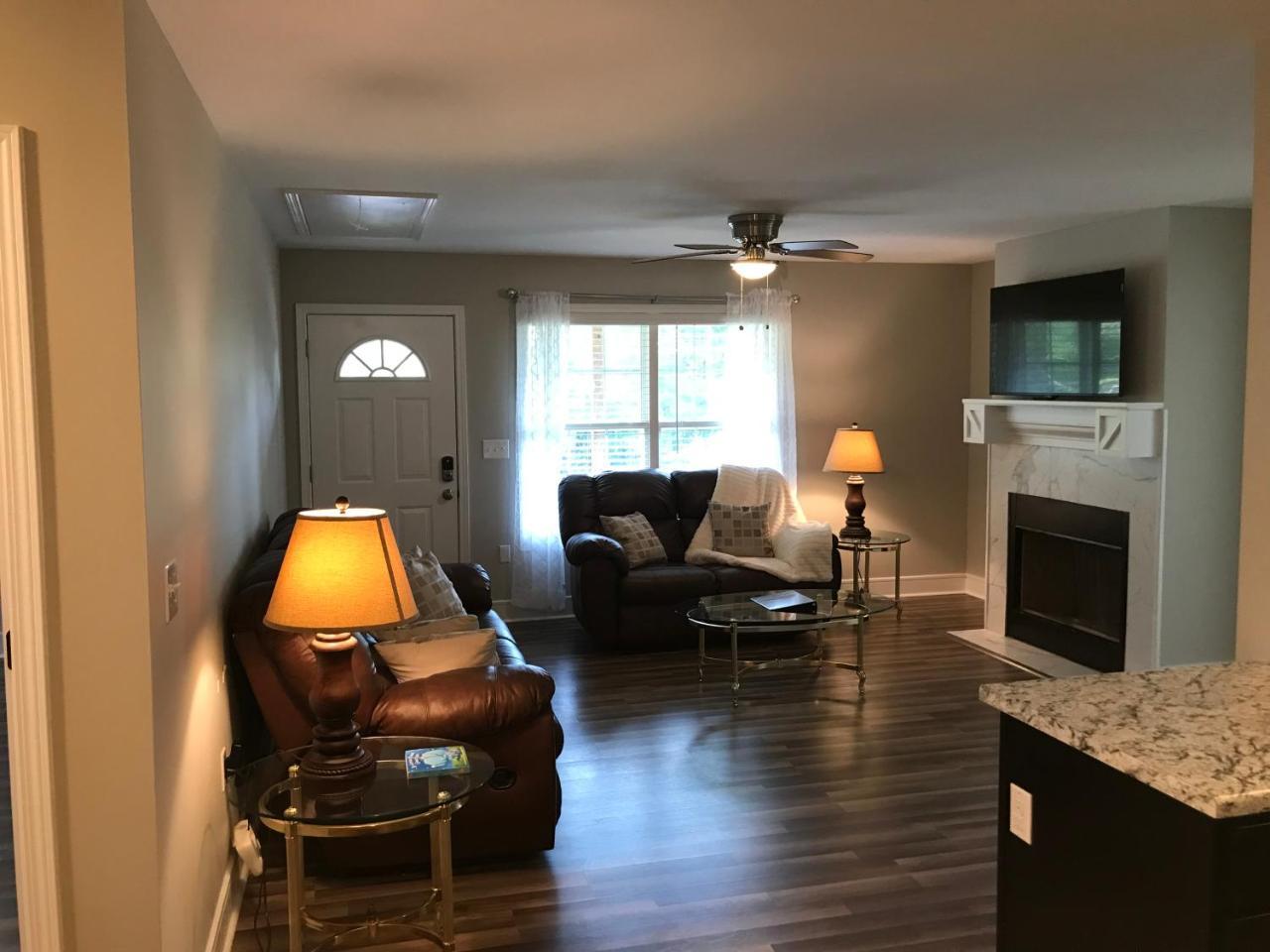 Brand New 3 Bedroom 2 Bath Home — 4-Star Luxury Hotel in Huntsville, United States