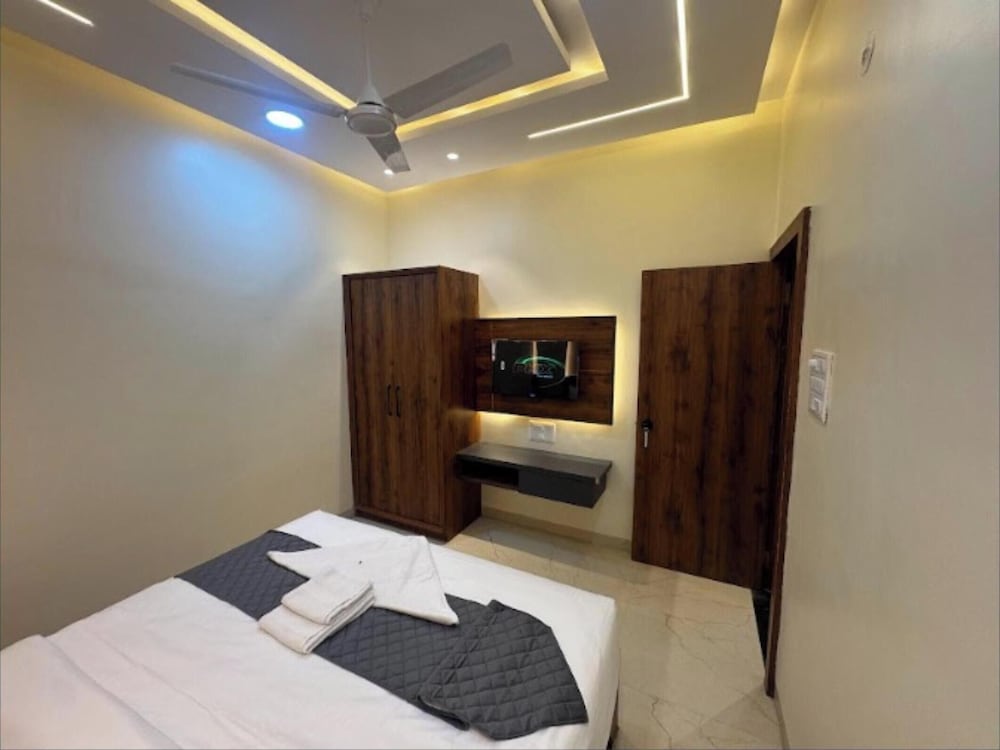 Hotel Tulsi Inn — hotel in Khuldabad