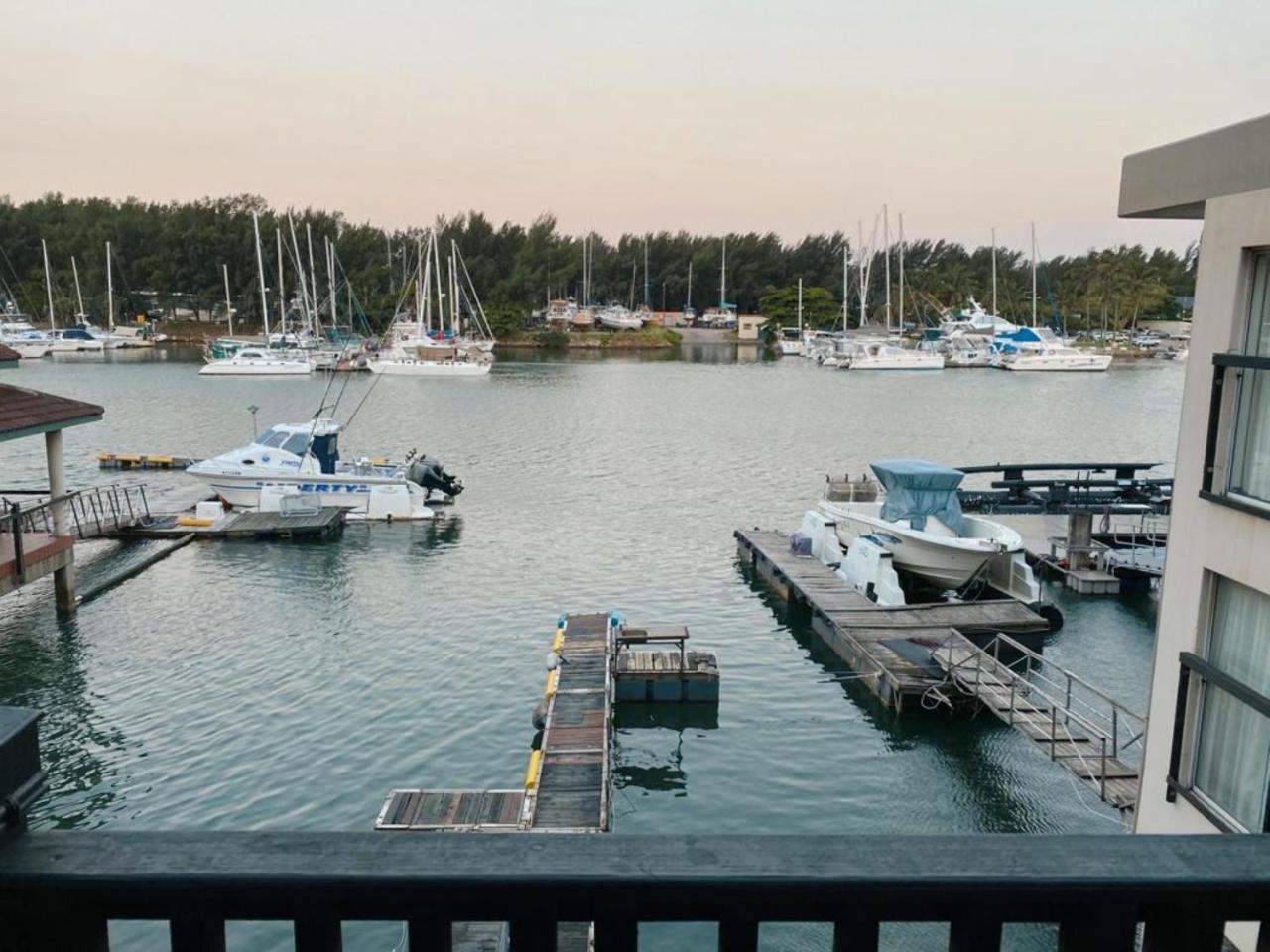 Waterfront 2 Bedroom Apartment — 4-Star Luxury Hotel in Richards Bay, South Africa