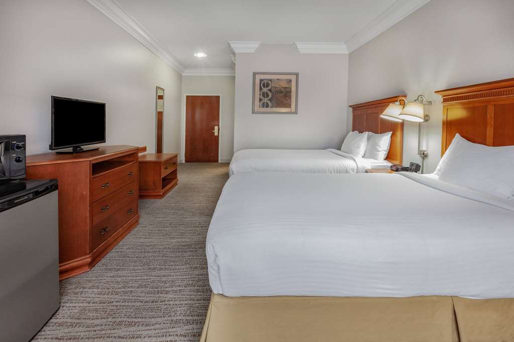 Days Inn by Wyndham Altavista - photo 23