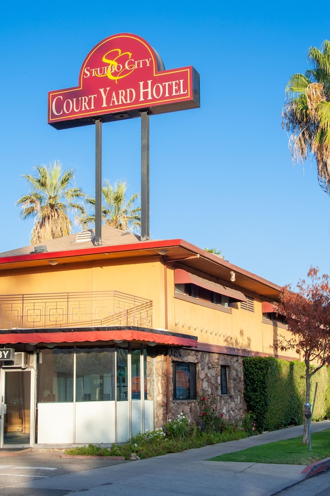 Studio City Court Yard Hotel - photo 40