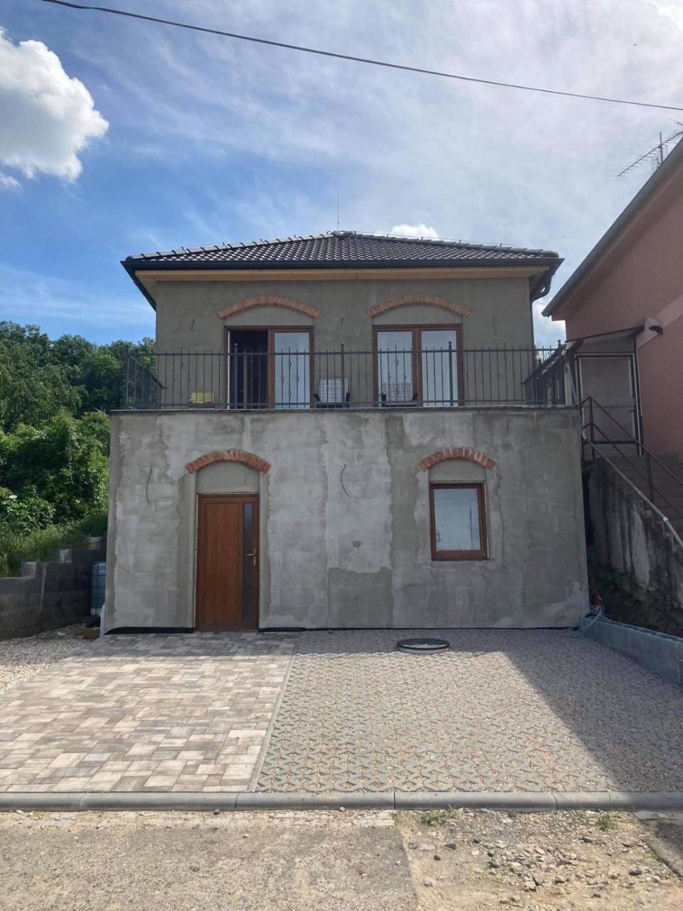 Prázdninový dům na Pálavě s vinným sklepem — hotel in Milovice
