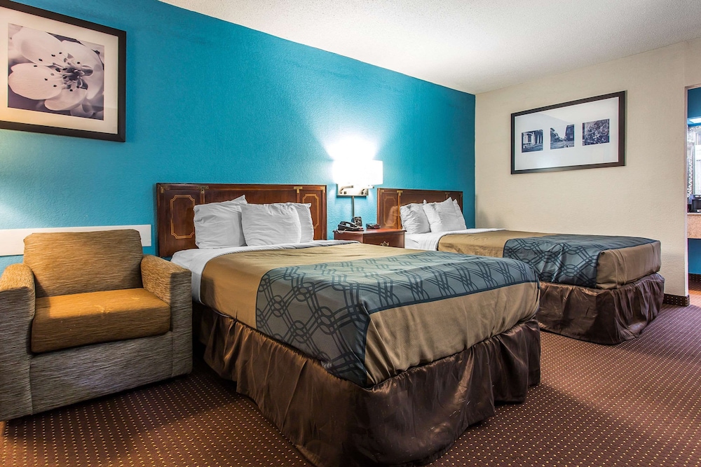 Econo Lodge Elizabeth City - photo 20