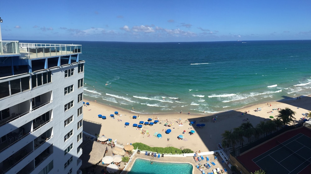 Ocean Manor Beach Hotel - featured photo