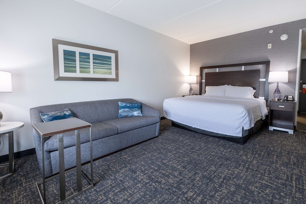 Hampton Inn & Suites Greensboro Coliseum Area - photo 34