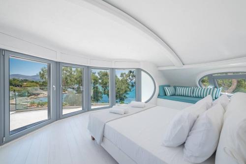 Villa Tholos Athens Riviera — 4-Star Luxury Hotel in Kalyvia Thorikou, Greece