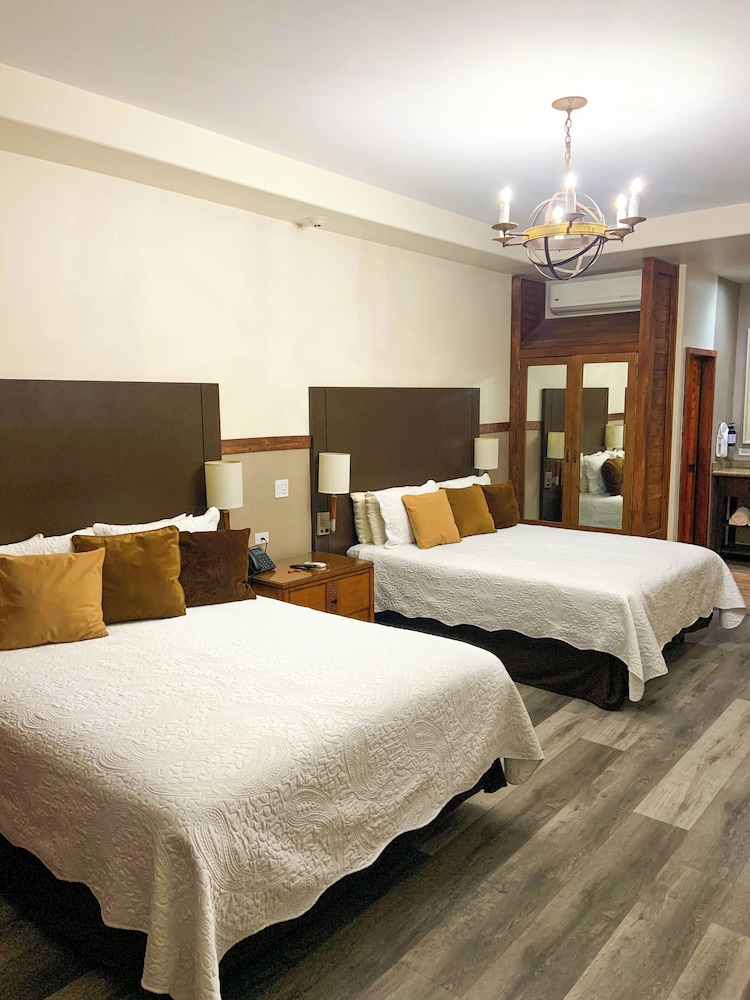 Hotel Hacienda Santana
