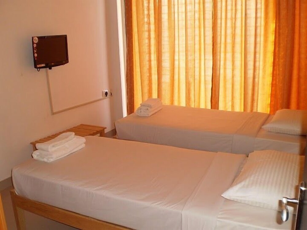 Hummingbird Apartments Saiprasad